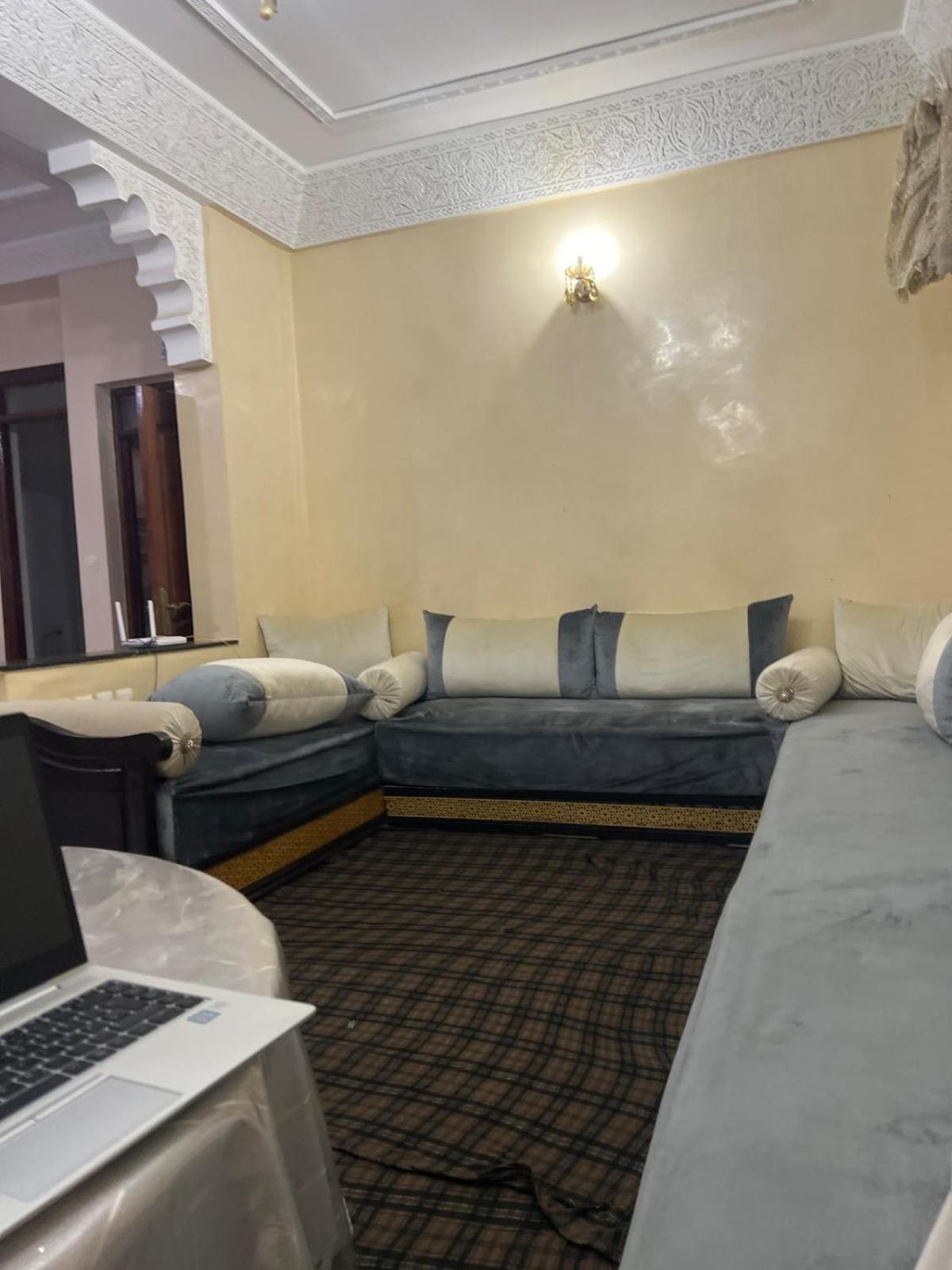 Aeroport, Apartamento *